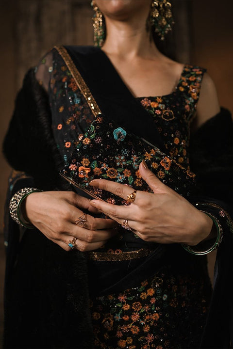 Shishdaar - Fahad Hussayn E-Storepk