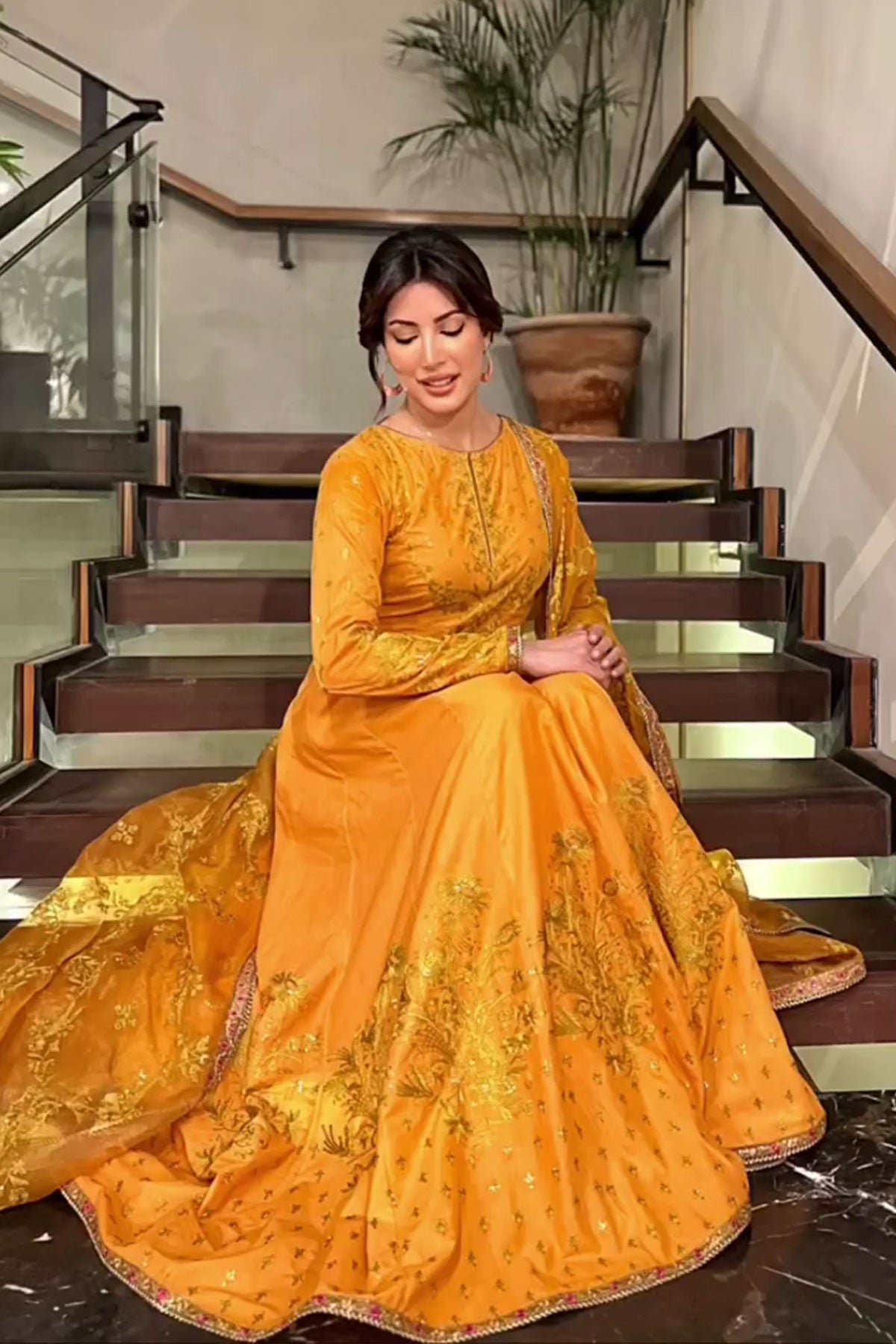 Golden on sale colour anarkali